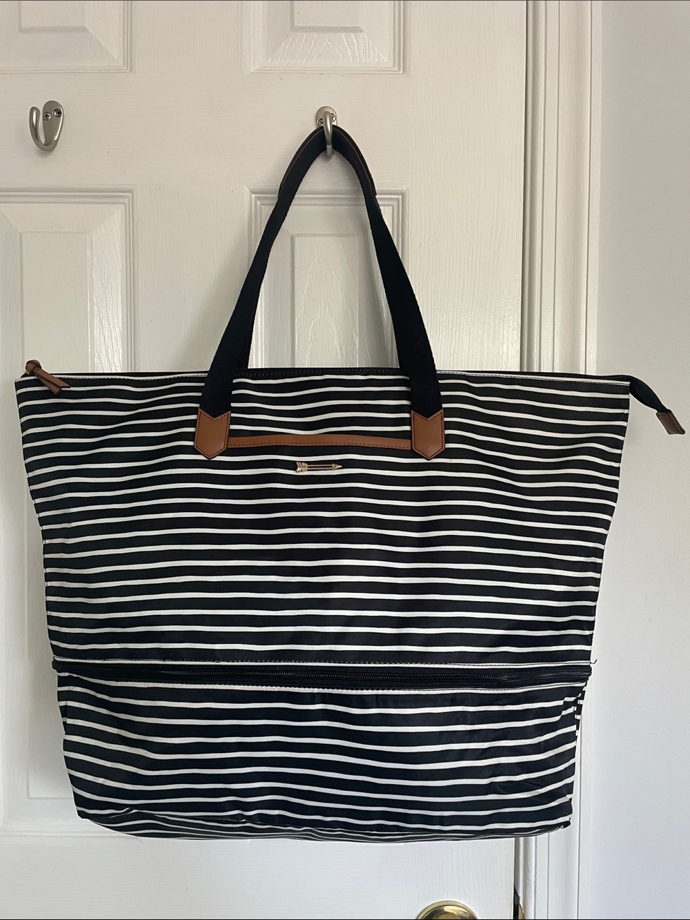 Stella & Dot Striped Black & White Expandable Travel Tote Bag wTan Accents
